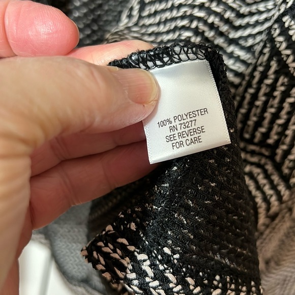 Dana Buchman, Women's L, waterfall front, black & cream knit jacket - Picture 4 of 12